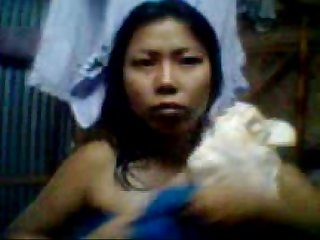 Naidi Jasmine Debbarma ni abok