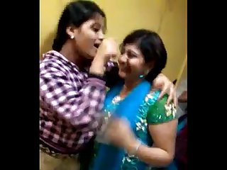 indian amateur girls dancing