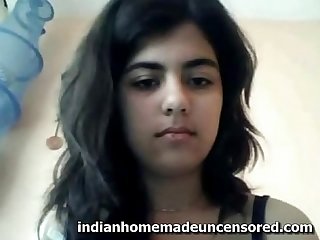 Desi babe showing her big tits